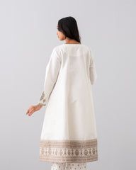 Smart Fit Embroidered Three-Piece Semi-Formal Ethnic Set with Organza Dupatta