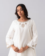 Smart Fit Embroidered Three-Piece Semi-Formal Ethnic Set with Organza Dupatta