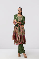 Relaxed Fit Embroidered Jacquard Three-Piece Lawn with Silk Dupatta