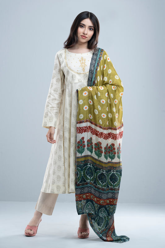 Smart Fit Embroidered Two-Piece Lawn with Silk Dupatta