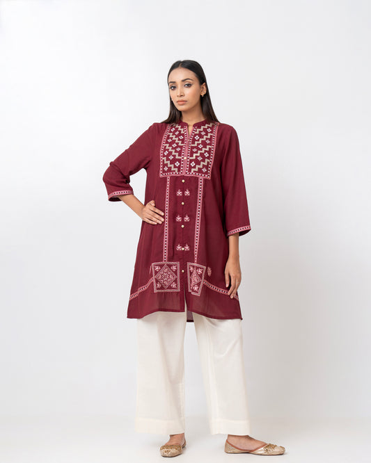 Relaxed Fit Embroidered Ethnic Kurti