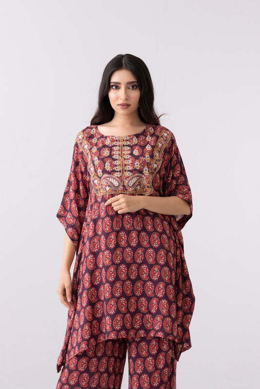 Relaxed Fit Embroidered Ethnic Kurti
