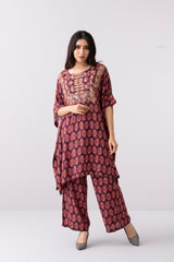 Relaxed Fit Embroidered Ethnic Kurti