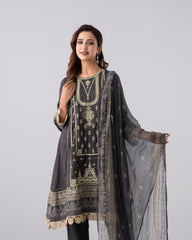 Smart Fit Embroidered Three-Piece Lawn with Chiffon Dupatta