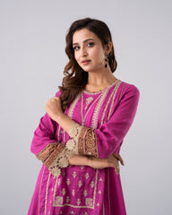 Smart Fit Embroidered Three-Piece Lawn with Chiffon Dupatta