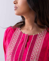 Relaxed Fit Embroidered Ethnic Kurti