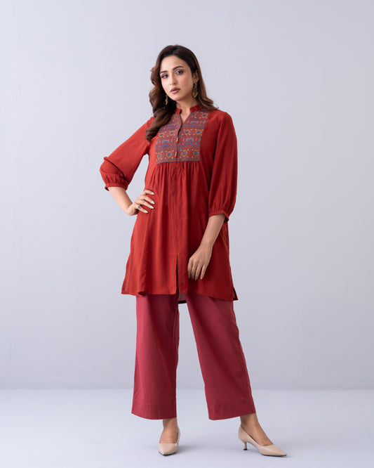 Relaxed Fit Embroidered Ethnic Kurti