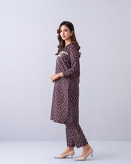 Smart Fit Embroidered Three-Piece Semi-Formal Ethnic Set with Organza Dupatta