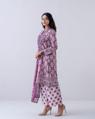 Smart Fit Embroidered Three-Piece Lawn with Chiffon Dupatta