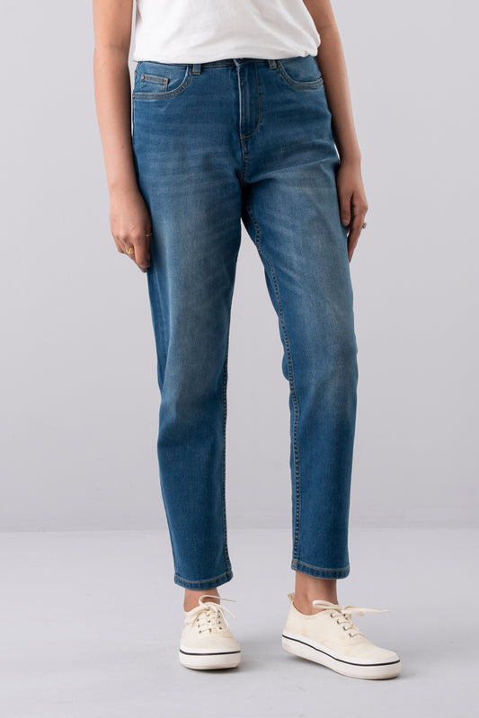 Boyfriend Fit Mid-Washed Denim