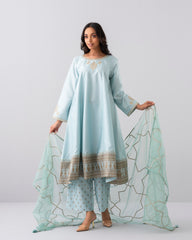 Smart Fit Embroidered Three-Piece Semi-Formal Ethnic Set with Organza Dupatta