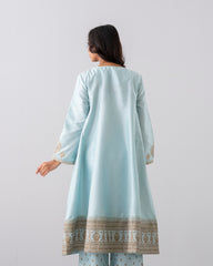 Smart Fit Embroidered Three-Piece Semi-Formal Ethnic Set with Organza Dupatta