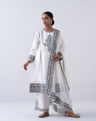 Relaxed Fit Embroidered Three-Piece Formal Ethnic Set