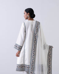 Relaxed Fit Embroidered Three-Piece Formal Ethnic Set