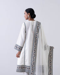 Relaxed Fit Embroidered Three-Piece Formal Ethnic Set