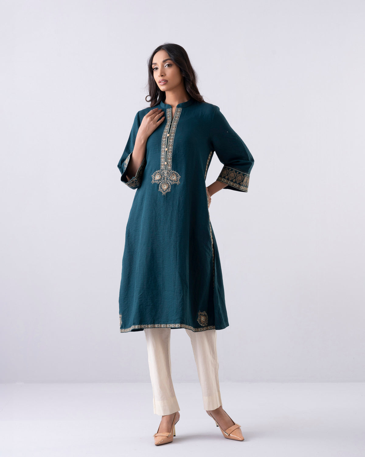 Relaxed Fit Embroidered One-Piece Ethnic Kurta