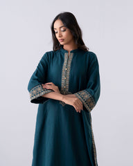 Relaxed Fit Embroidered One-Piece Ethnic Kurta