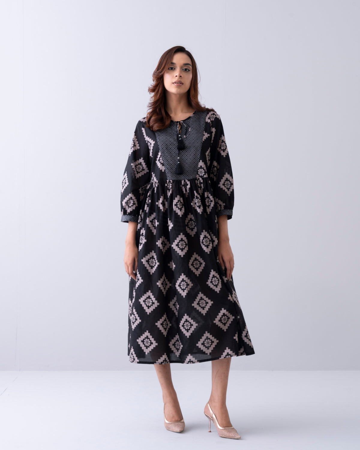 Contrast Printed Long Dress – Mystika