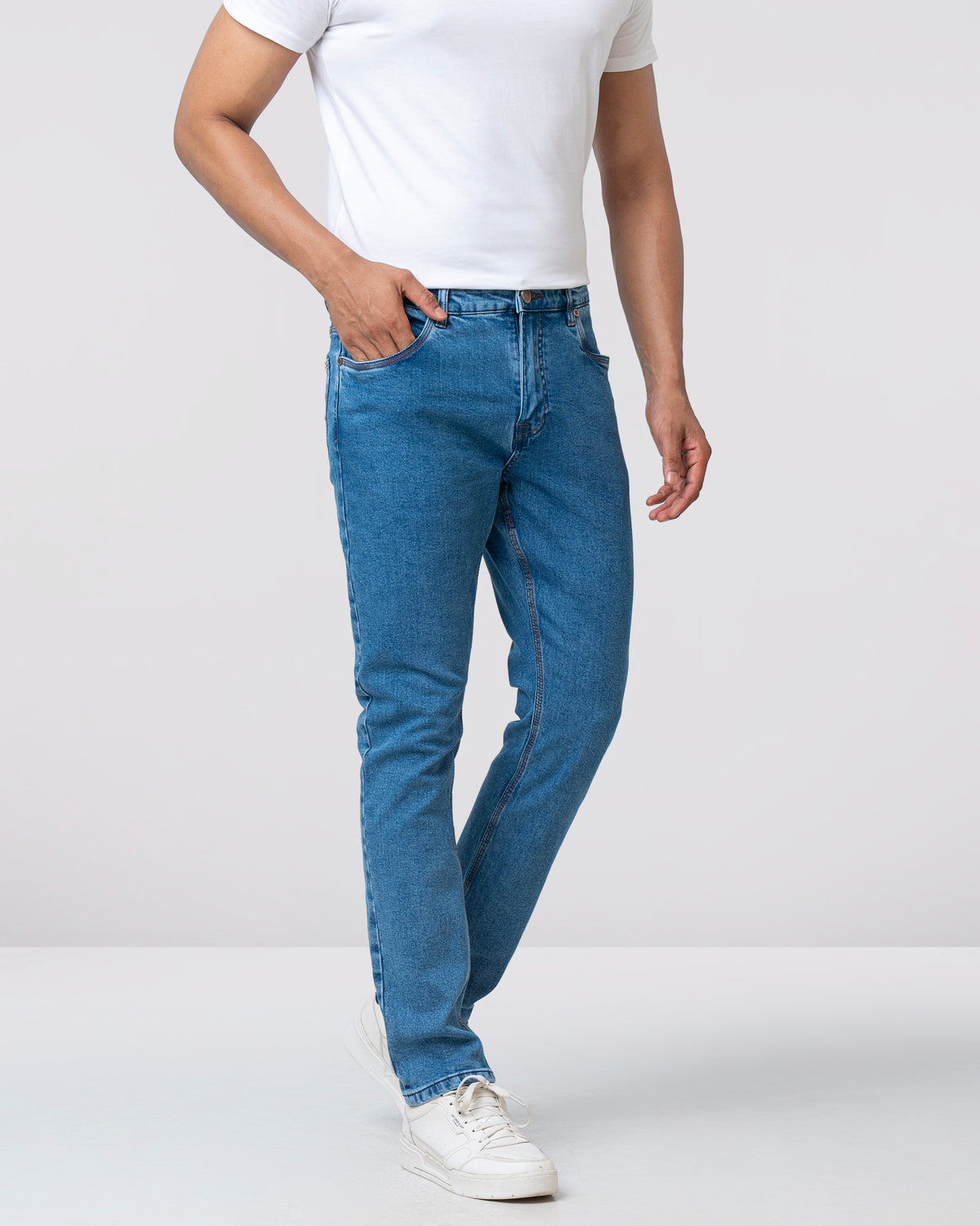 Tapered Fit Malibu Jeans
