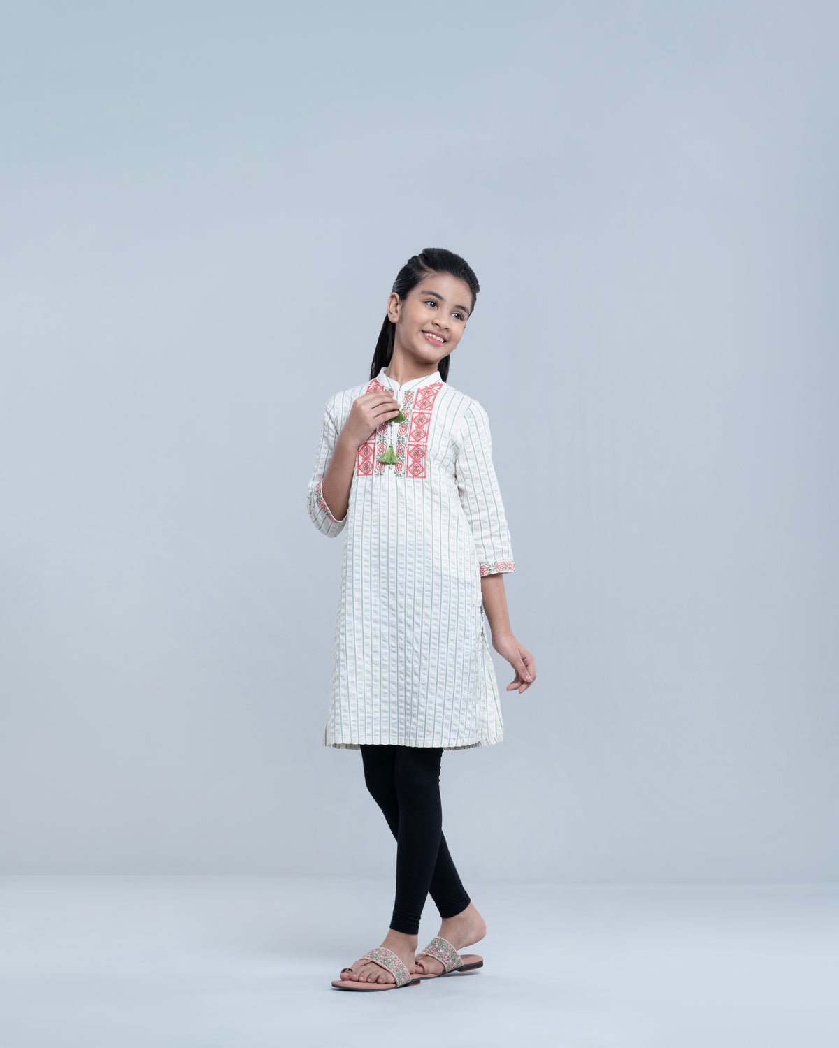 Girls' Embroidered Ethnic Kurta (6-8 Years)