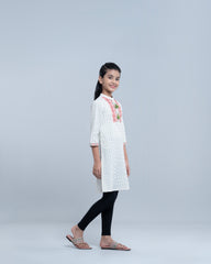 Girls' Embroidered Ethnic Kurta (6-8 Years)