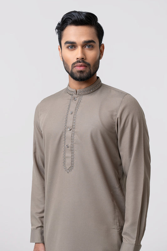 Regular Fit Embroidered Semi-Formal Kabli Set