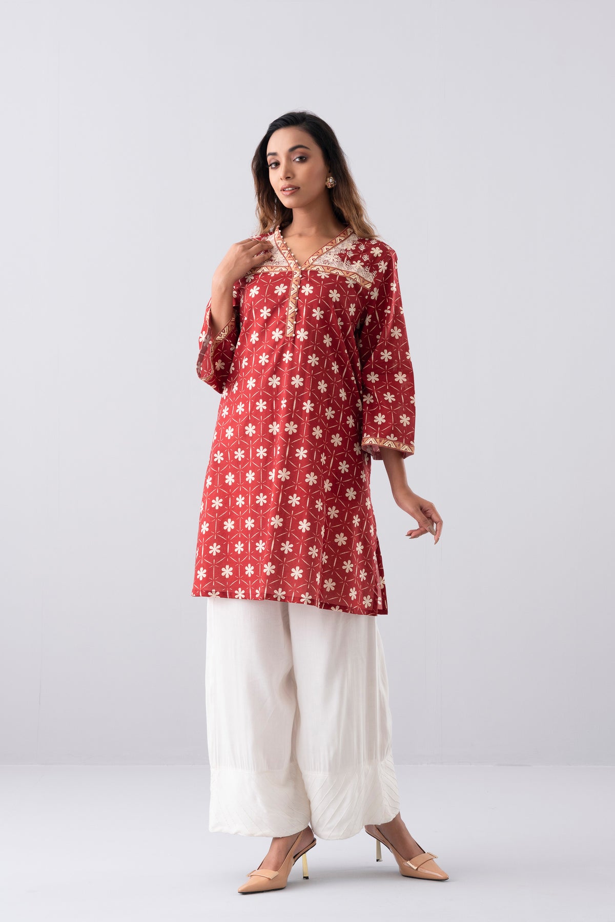 Relaxed Fit Embroidered Ethnic Kurti