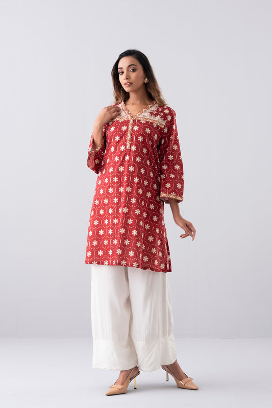 Relaxed Fit Embroidered Ethnic Kurti