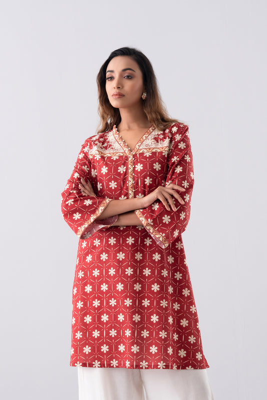 Relaxed Fit Embroidered Ethnic Kurti