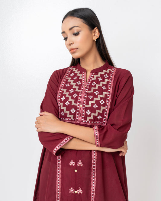 Relaxed Fit Embroidered Ethnic Kurti