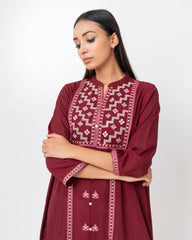 Relaxed Fit Embroidered Ethnic Kurti