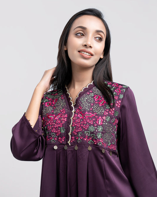 Smart Fit Scallop-Embroidered Satin Ethnic Kurta