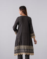 Smart Fit Embroidered Three-Piece Lawn with Chiffon Dupatta