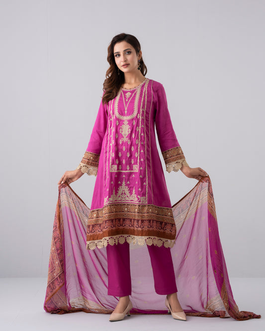 Smart Fit Embroidered Three-Piece Lawn with Chiffon Dupatta