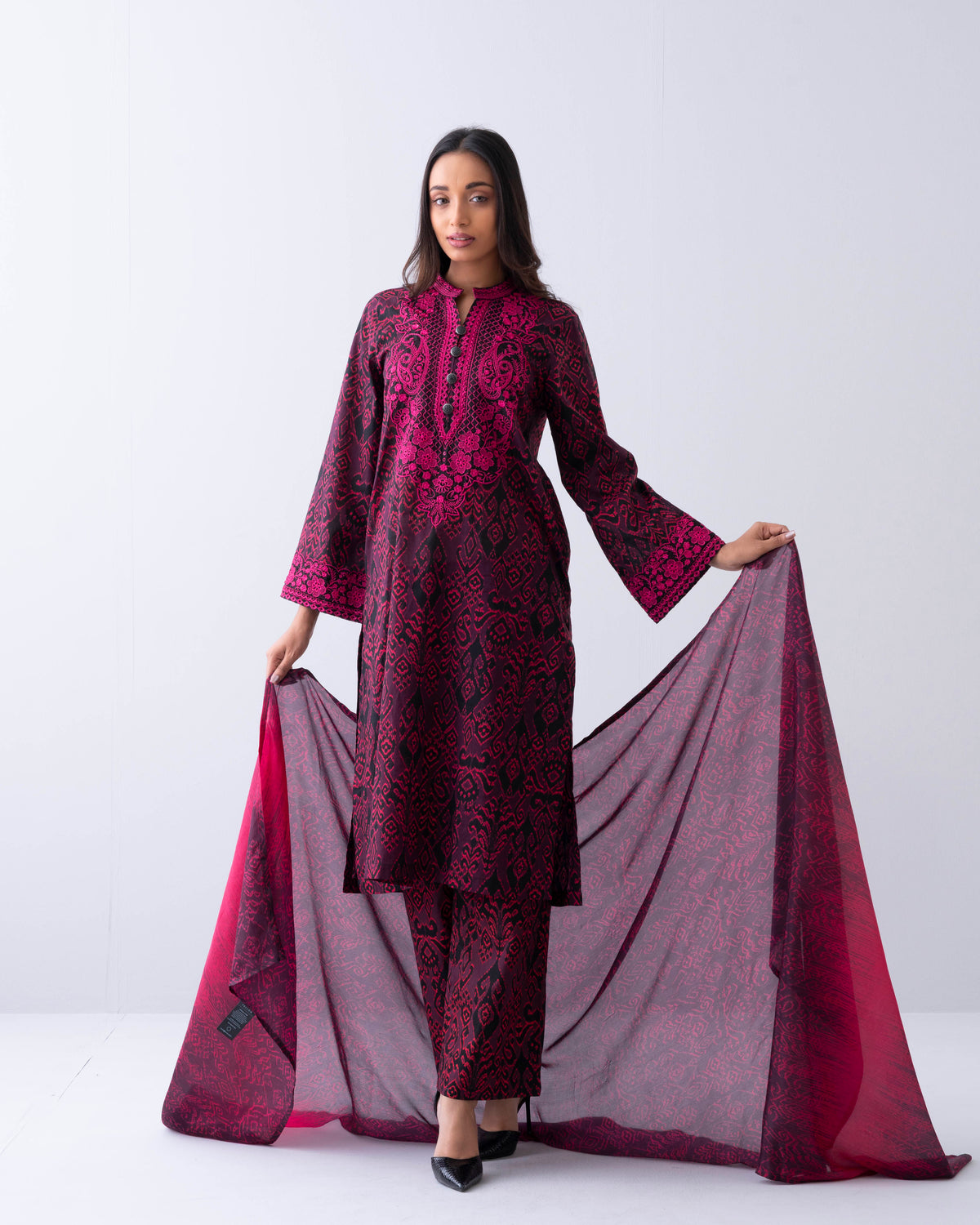 Smart Fit Embroidered Three-Piece Lawn with Silk Dupatta