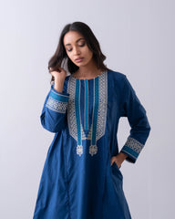 Relaxed Fit Embroidered Ethnic Kurti