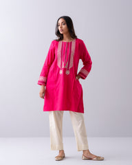Relaxed Fit Embroidered Ethnic Kurti