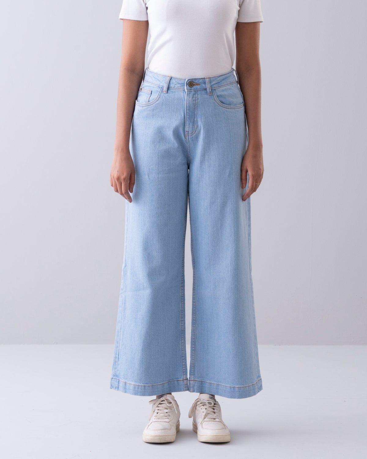 Wide-leg High-Waist Denim