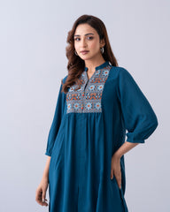 Relaxed Fit Embroidered  Ethnic Kurti