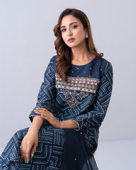Smart Fit Embroidered Three-Piece Semi-Formal Ethnic Set with Organza Dupatta