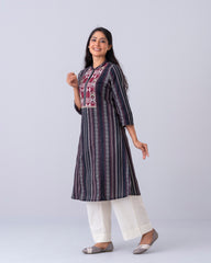 Relaxed Fit Embroidered Ethnic Kurta