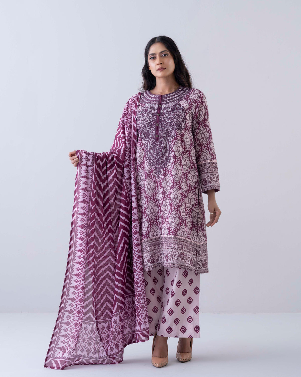 Smart Fit Embroidered Three-Piece Lawn with Chiffon Dupatta