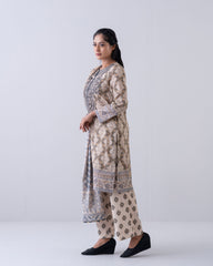 Smart Fit Embroidered Three-Piece Lawn with Chiffon Dupatta