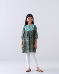 Girls' Embroidered Ethnic Kurti (6-8 Years)