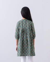Girls' Embroidered Ethnic Kurti (6-8 Years)