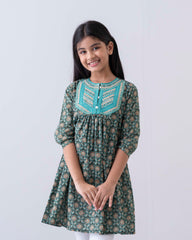 Girls' Embroidered Ethnic Kurti (6-8 Years)