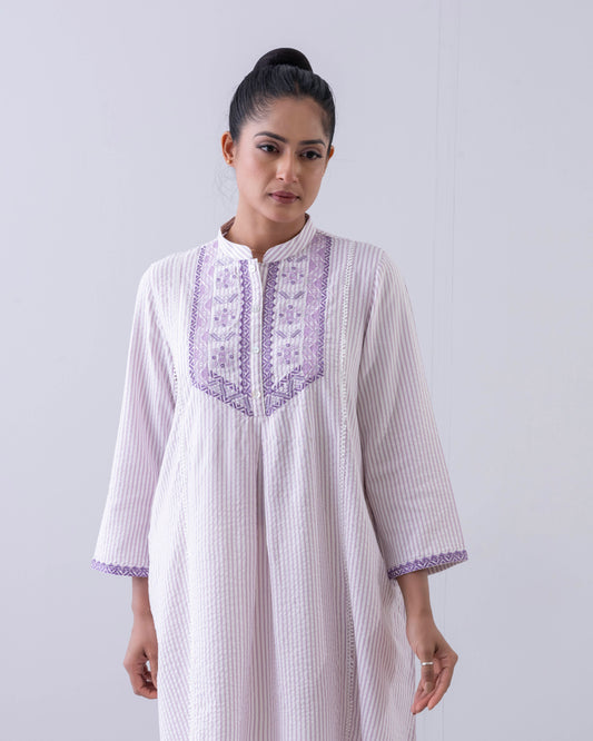 Relaxed Fit Embroidered Ethnic Kurti