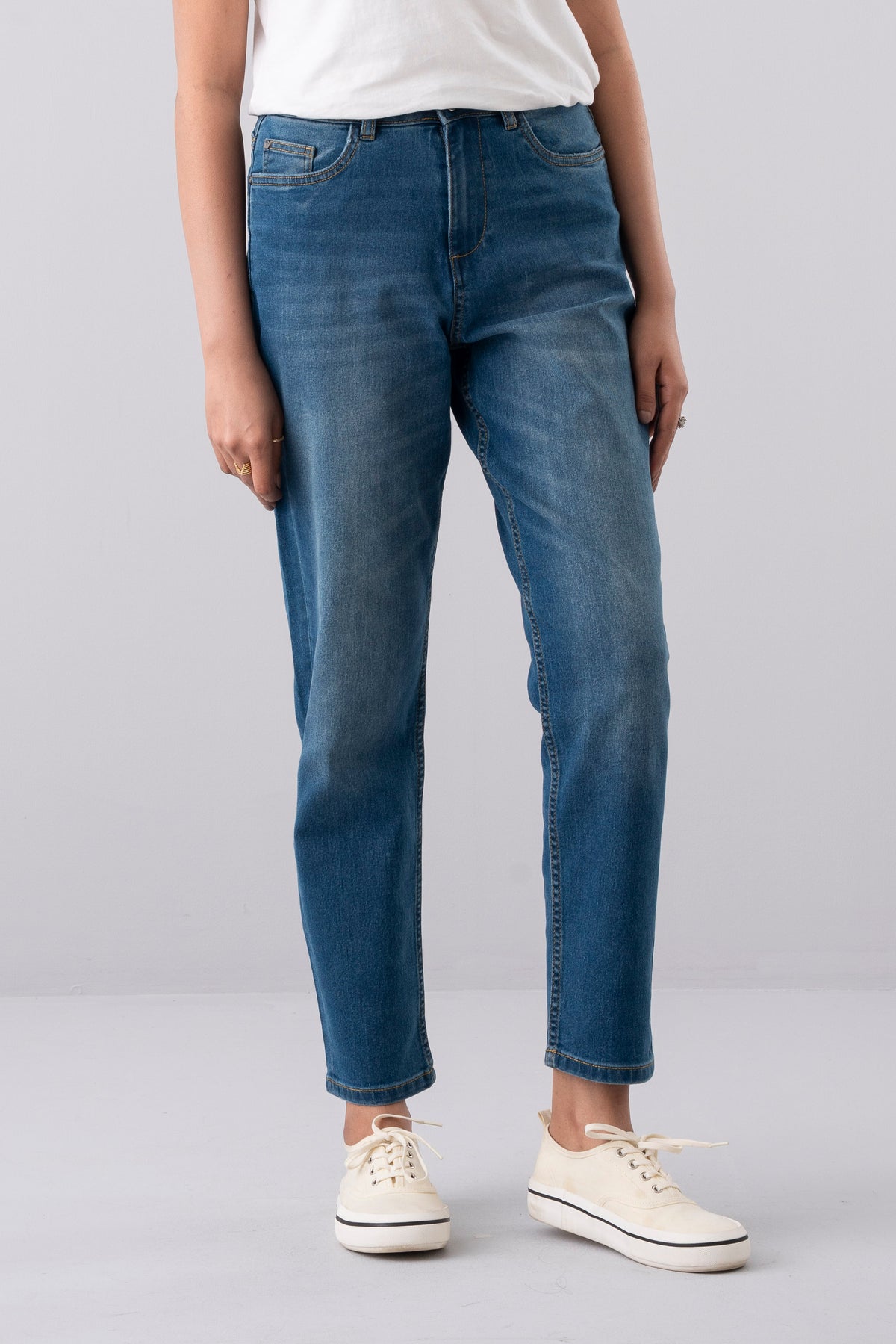 Boyfriend Fit Mid-Washed Denim