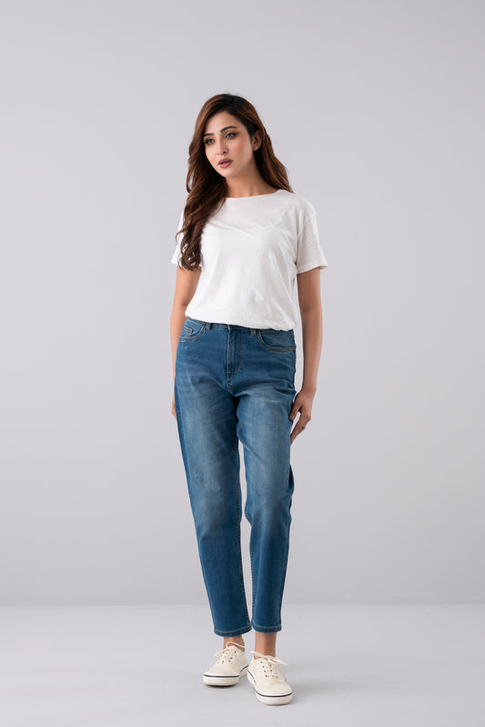 Boyfriend Fit Mid-Washed Denim