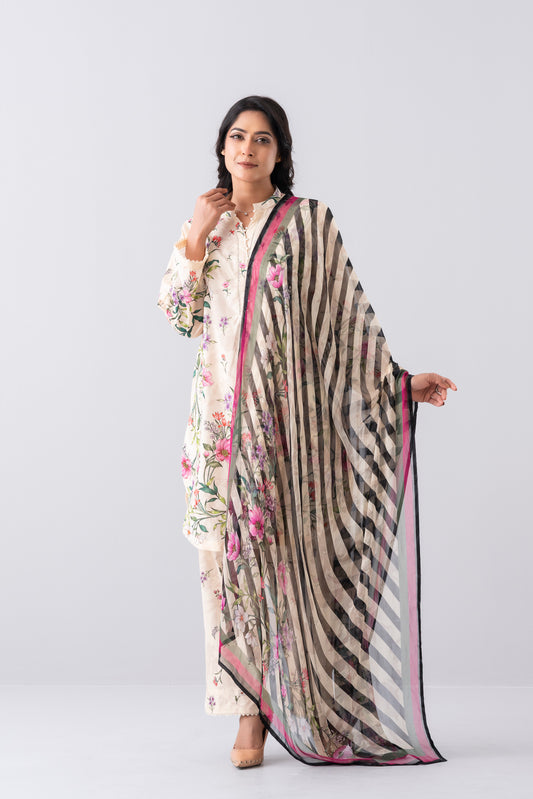 Relaxed Fit Digital Printed Three-Piece Lawn with Chiffon Dupatta